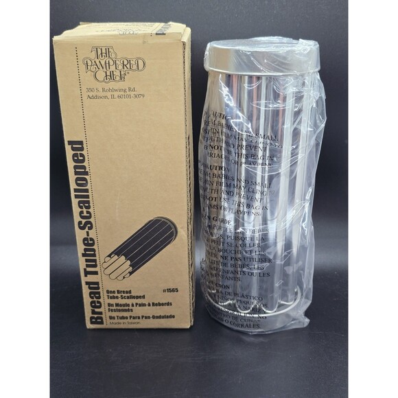 The Pampered Chef 9" One Bread Tube Scalloped #1565 NEW In Box - Picture 1 of 9